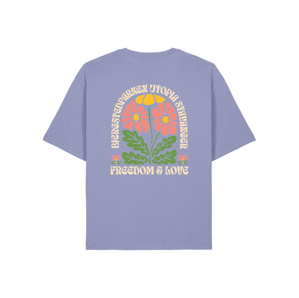 Freedom & Love // Utopia Stavanger 2025 // 70s relaxed t-skjorte